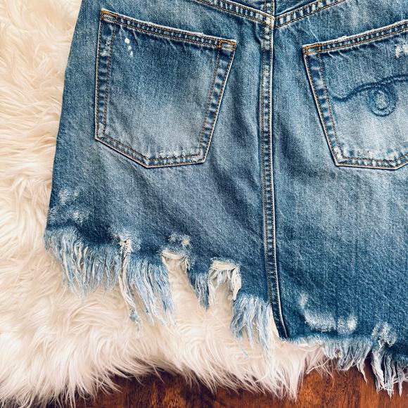 R13 Asymmetrical Distressed Skirt in Jasper Wash Size 25 - Picture 13 of 14